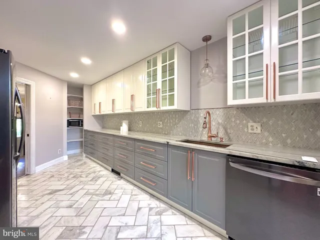 $4,200 | 6353 Brampton Court, Alexandria, VA 22304