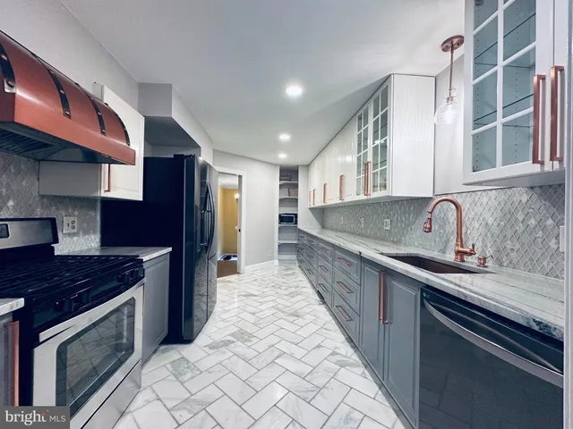 $4,200 | 6353 Brampton Court, Alexandria, VA 22304