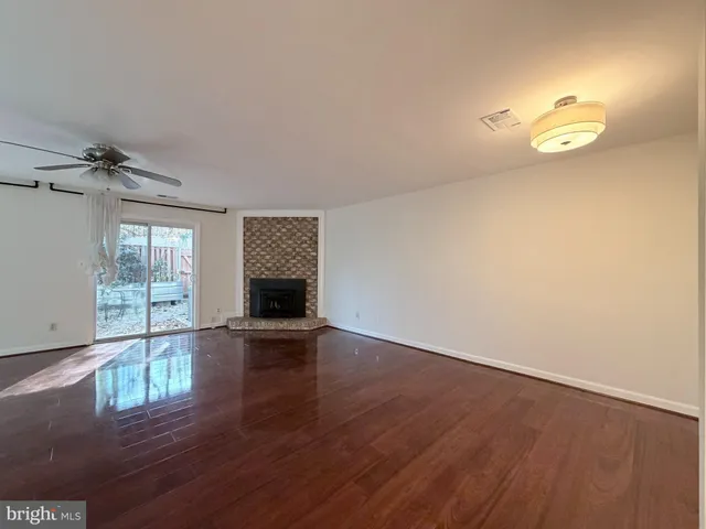 $4,200 | 6353 Brampton Court, Alexandria, VA 22304