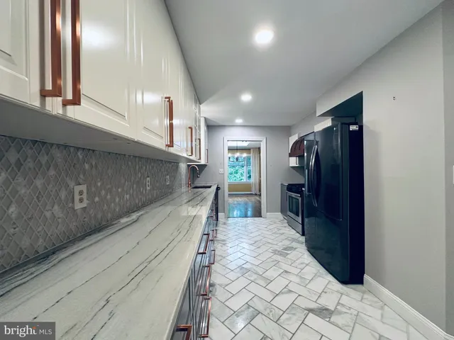 $4,200 | 6353 Brampton Court, Alexandria, VA 22304