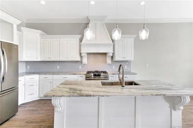 $665,000 | 6508 White Oleander Circle East, Lake Charles, LA 70605