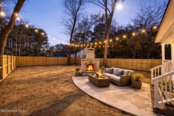 $565,000 | 404 South Bodenheimer Street, Burgaw, NC 28425