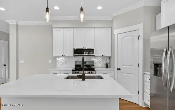 $565,000 | 404 South Bodenheimer Street, Burgaw, NC 28425