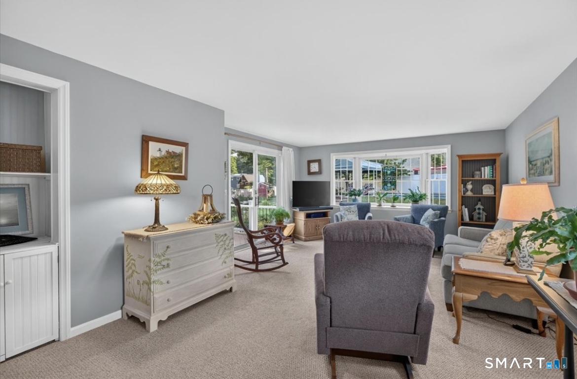 127 Helaine Road Manchester, CT 06042 - Photo 11 of 35