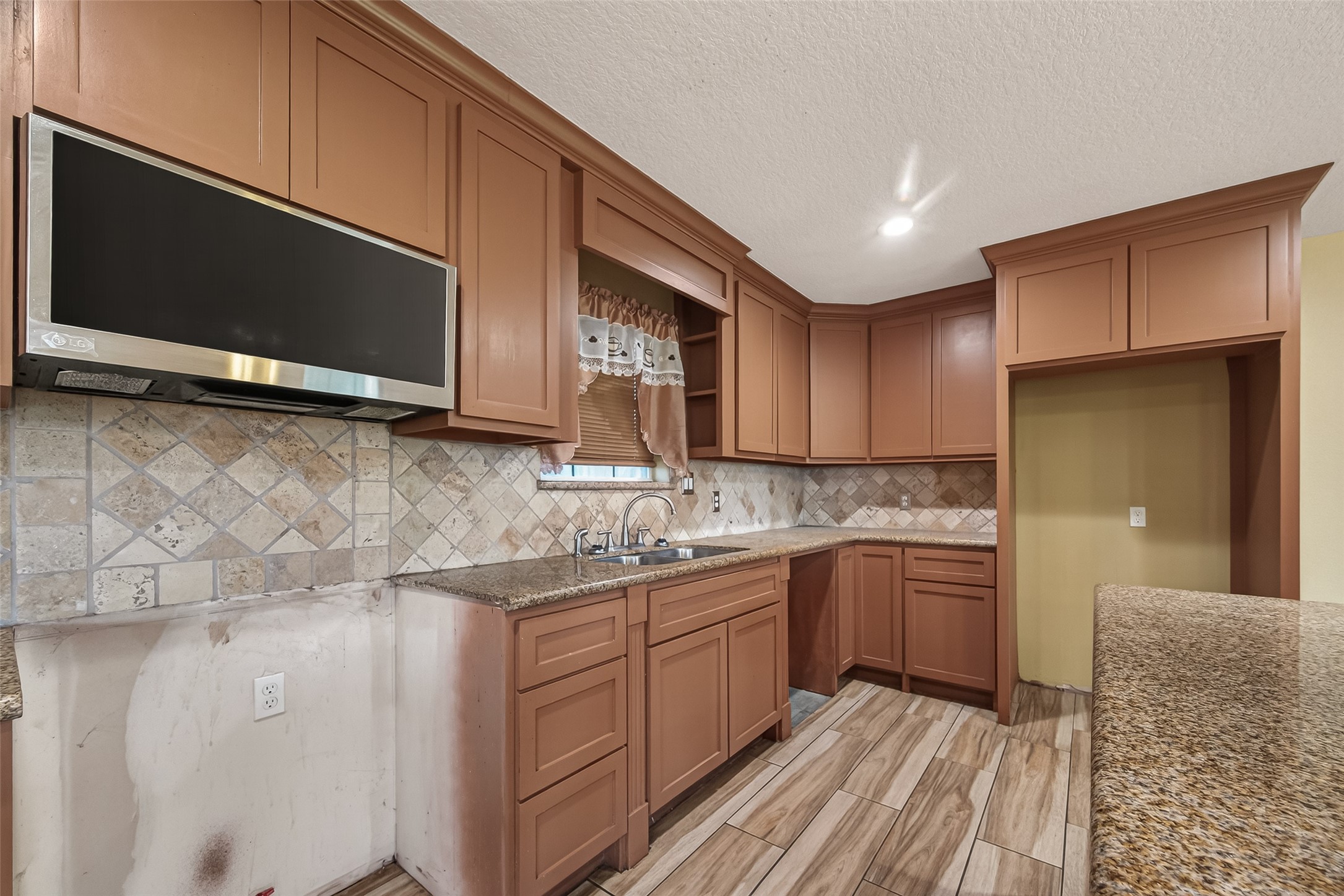 14731 Conover Court Houston, TX 77015 - Photo 11 of 49