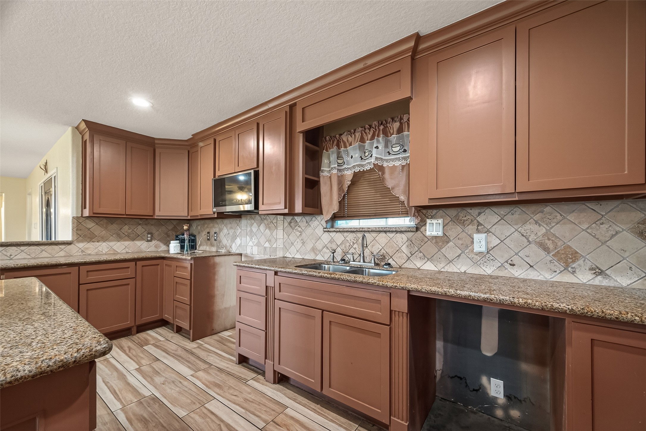 14731 Conover Court Houston, TX 77015 - Photo 12 of 49