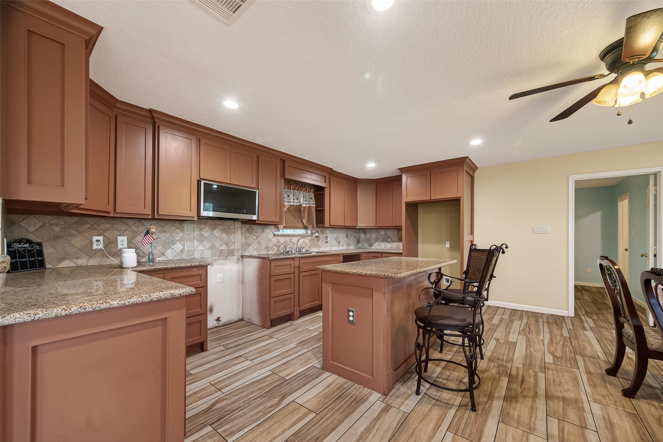 14731 Conover Court Houston, TX 77015 - Photo 10 of 49