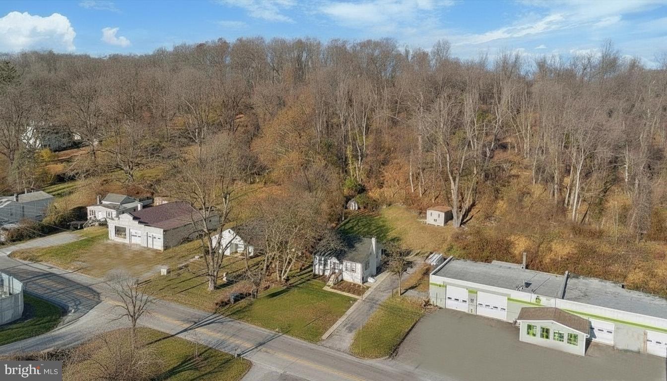 154 Doe Run Road Coatesville, PA 19320 - Photo 3 of 29 Gallery Image 3