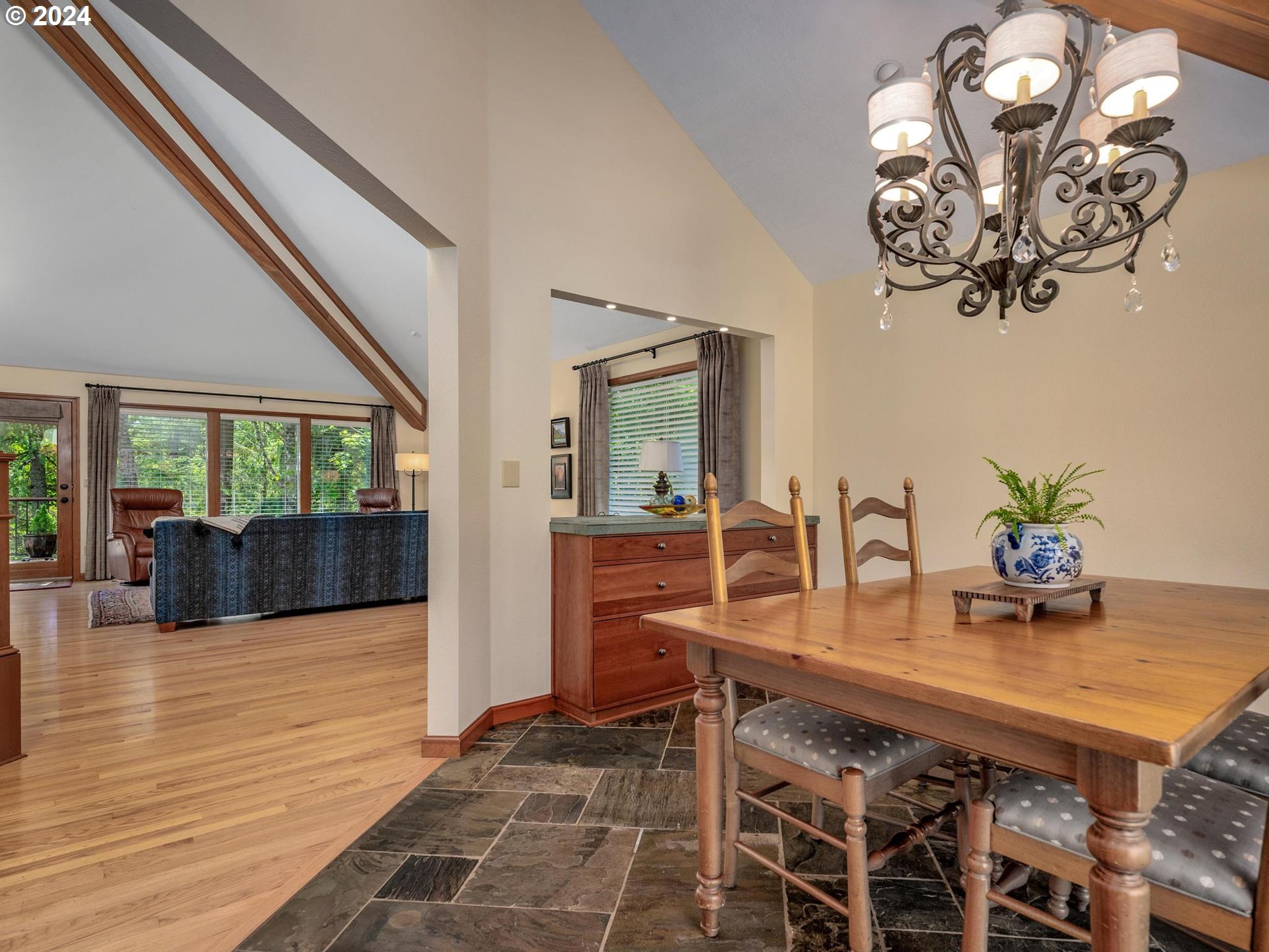4210 Southwest Comus Street Portland, OR 97219 - Photo 3 of 46 Gallery Image 3