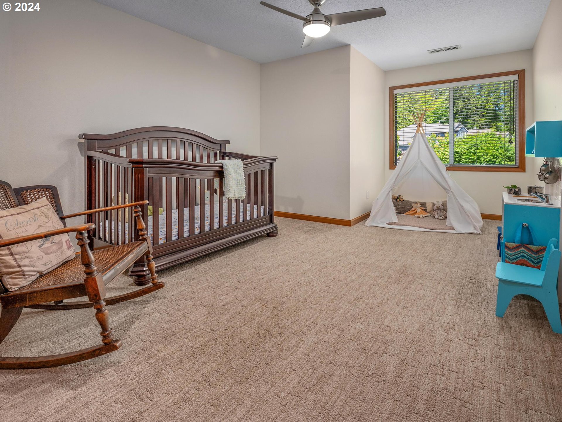 4210 Southwest Comus Street Portland, OR 97219 - Photo 31 of 46 Gallery Image 31