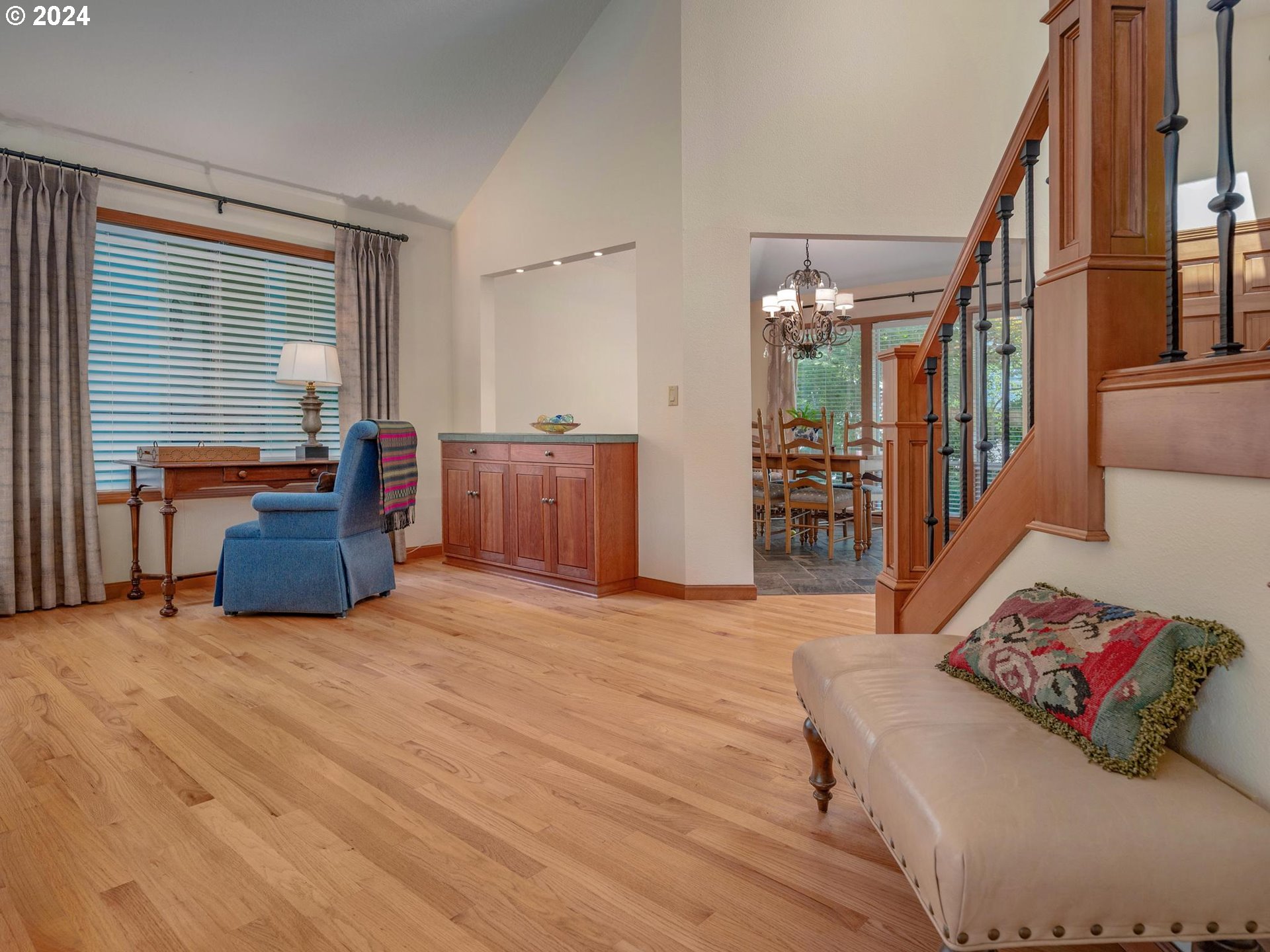 4210 Southwest Comus Street Portland, OR 97219 - Photo 7 of 46 Gallery Image 7
