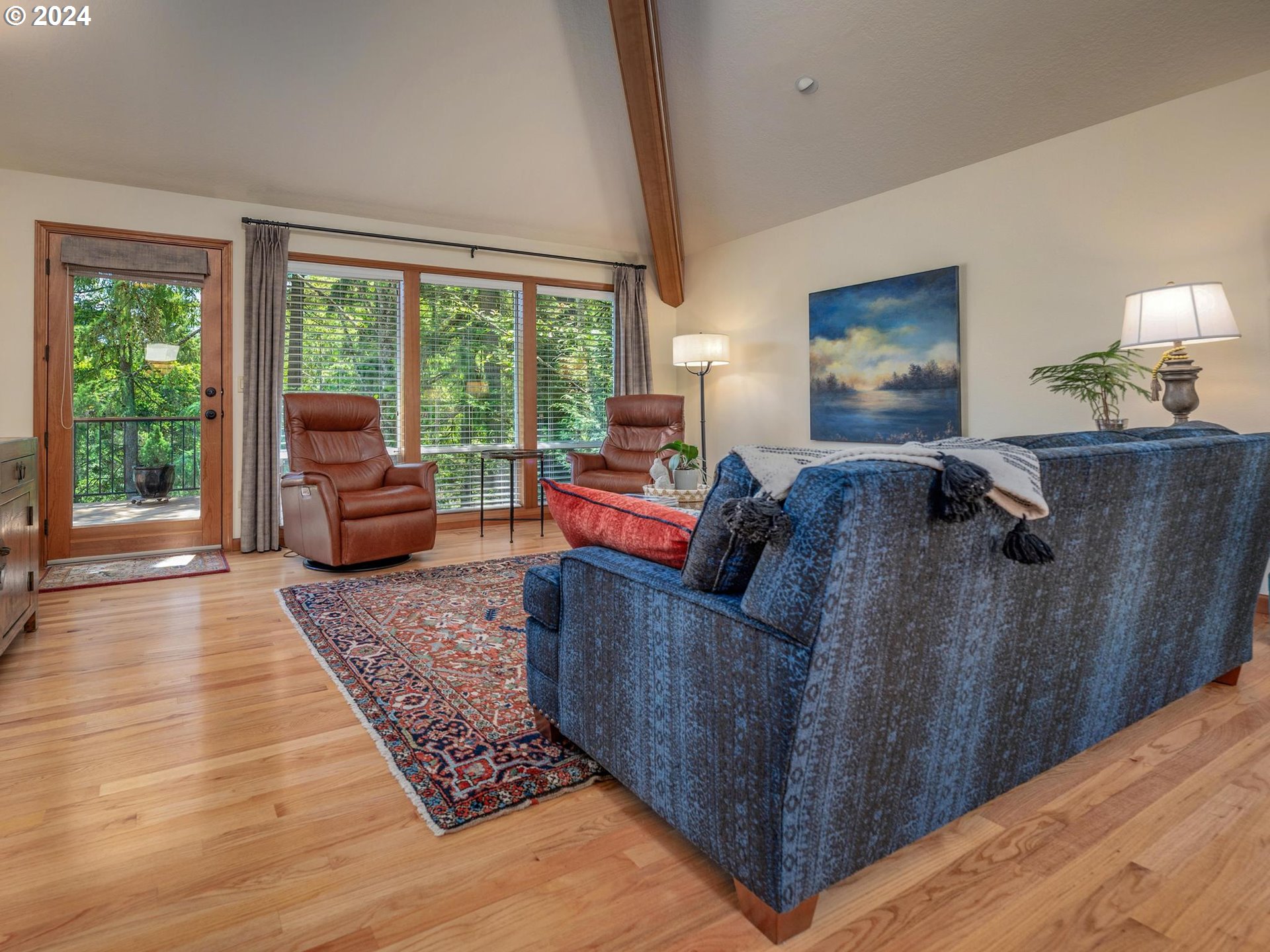 4210 Southwest Comus Street Portland, OR 97219 - Photo 8 of 46 Gallery Image 8