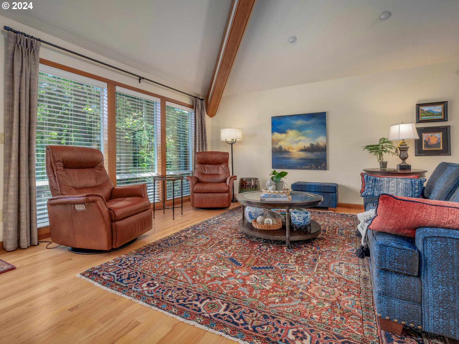 4210 Southwest Comus Street Portland, OR 97219 - Photo 10 of 46 Gallery Image 10