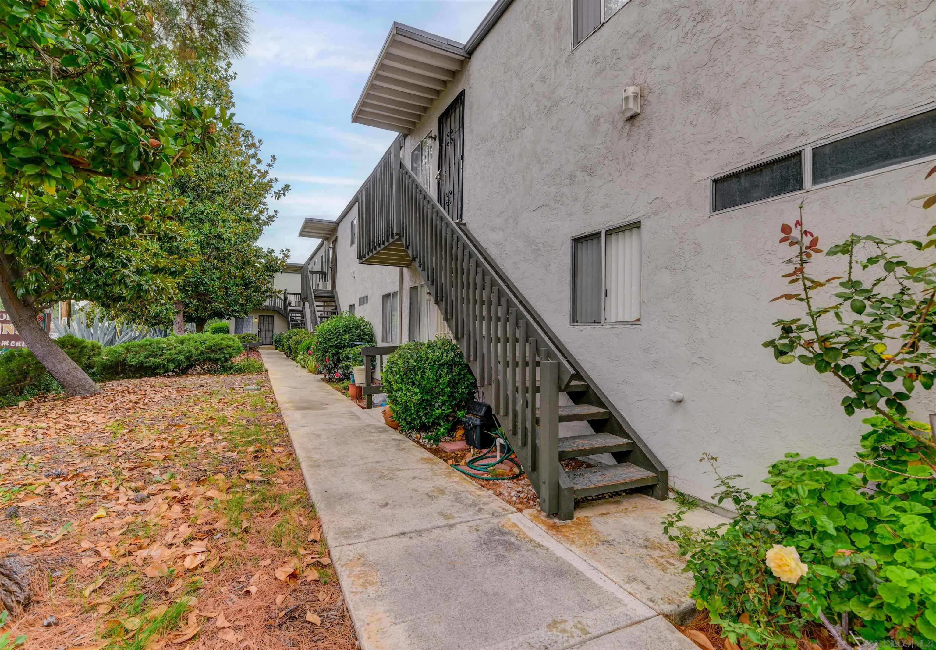 9550 Campo Road Spring Valley, CA 91977 - Photo 4 of 16 Gallery Image 4