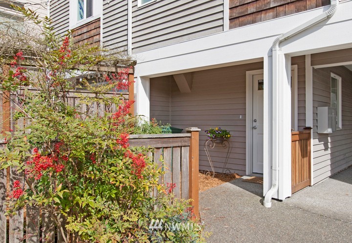 4414 Meridian Avenue North Seattle, WA 98103 - Photo 17 of 20 Gallery Image 17