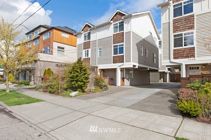 4414 Meridian Avenue North Seattle, WA 98103 - Photo 19 of 20 Gallery Image 19