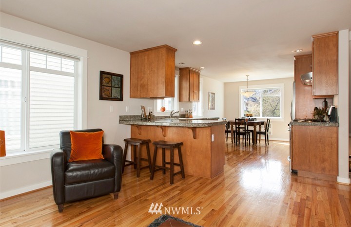 4414 Meridian Avenue North Seattle, WA 98103 - Photo 7 of 20 Gallery Image 7