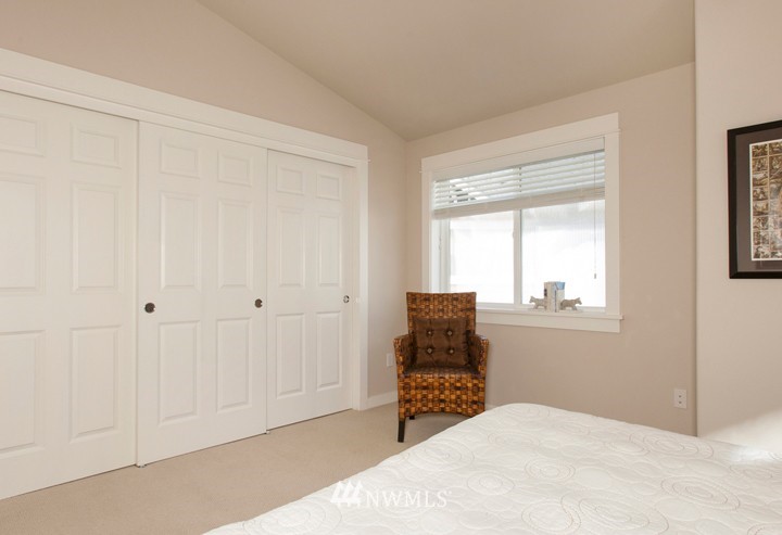 4414 Meridian Avenue North Seattle, WA 98103 - Photo 10 of 20 Gallery Image 10