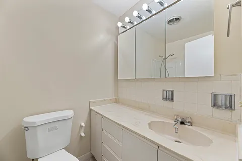 $299,900 | 10369 Dearlove Road, Unit 2A, Glenview, IL 60025