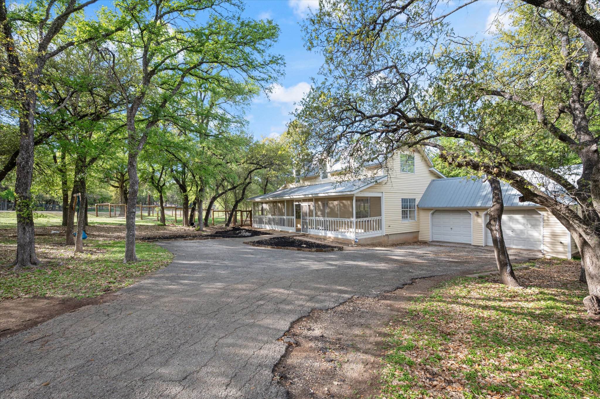 201 Oak Hollow Road Georgetown, TX 78628 - Photo 1 of 39