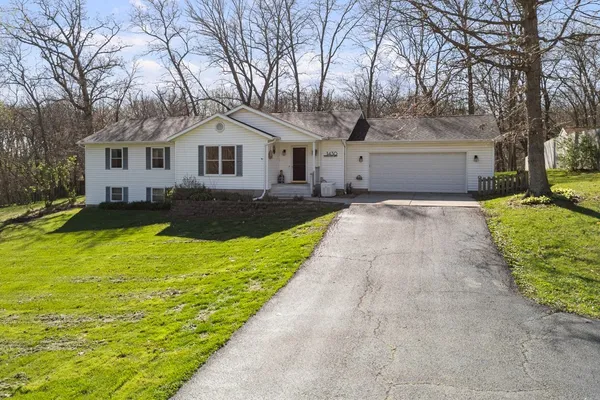 $299,900 | 1430 Woodland Drive, Sherrard, IL 61281