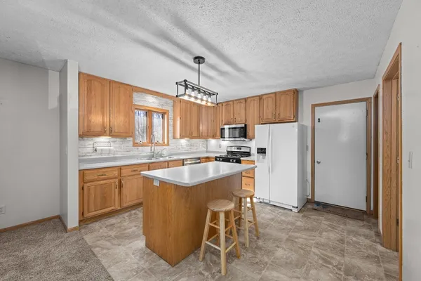 $299,900 | 1430 Woodland Drive, Sherrard, IL 61281