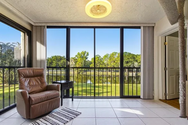 $338,500 | 228 Fox Glen Drive, Unit 3205, Naples, FL 34104