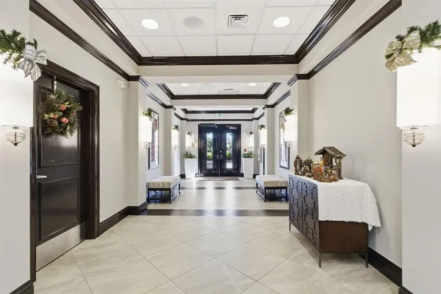 $338,500 | 228 Fox Glen Drive, Unit 3205, Naples, FL 34104