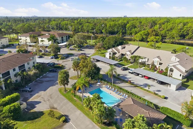 $338,500 | 228 Fox Glen Drive, Unit 3205, Naples, FL 34104