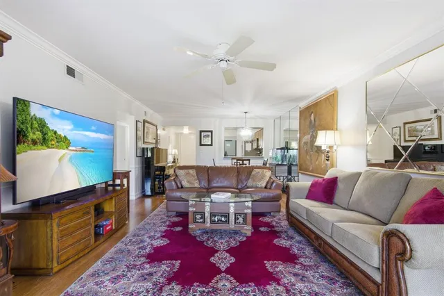 $338,500 | 228 Fox Glen Drive, Unit 3205, Naples, FL 34104