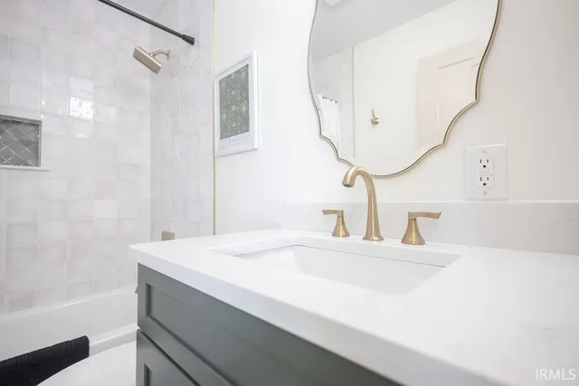 $2,825 | 1122 South Fess Avenue, Bloomington, IN 47401