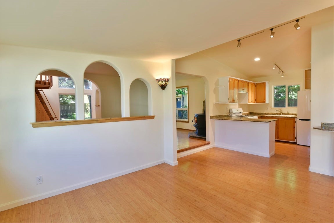 1224 Davis Place Road Mount Shasta, CA 96067 - Photo 10 of 27 Gallery Image 10