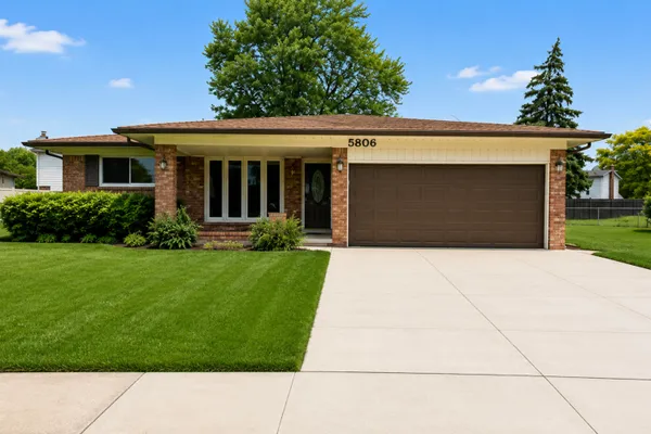 $379,900 | 5806 Wedgewood Road, Canton, MI 48187