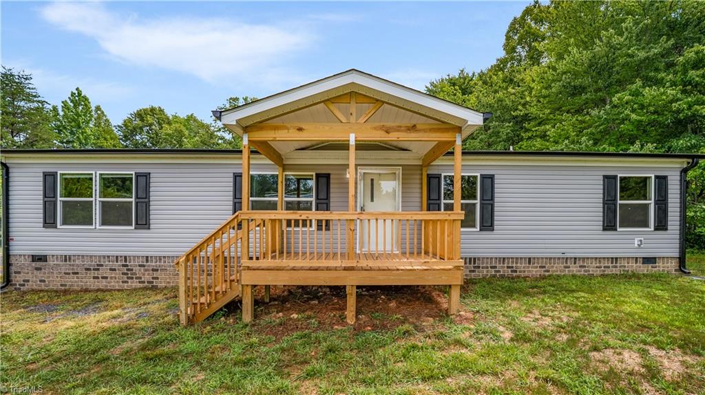 Welcome to153 Mosley Loop!