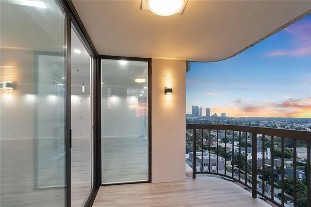 $1,980,000 | 10790 Wilshire Boulevard, Unit 806, Los Angeles, CA 90024