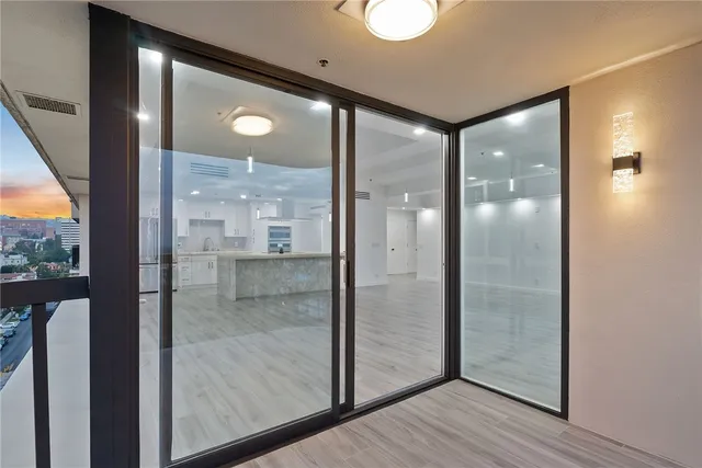 $1,980,000 | 10790 Wilshire Boulevard, Unit 806, Los Angeles, CA 90024