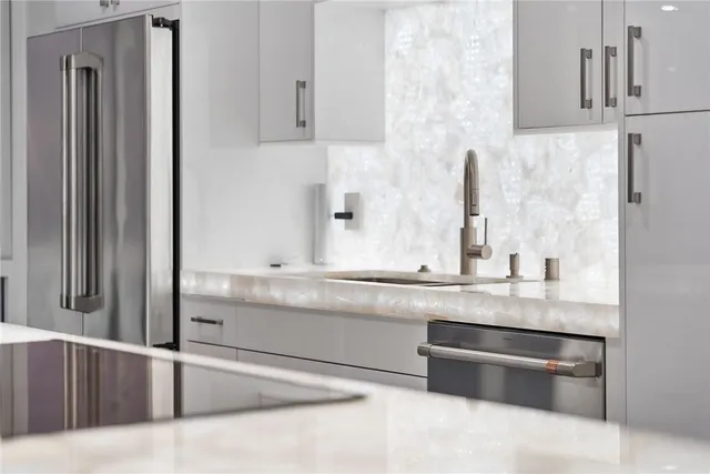 $1,980,000 | 10790 Wilshire Boulevard, Unit 806, Los Angeles, CA 90024