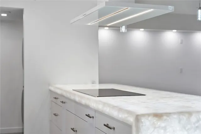 $1,980,000 | 10790 Wilshire Boulevard, Unit 806, Los Angeles, CA 90024