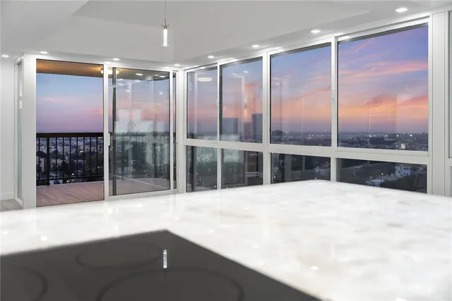 $1,980,000 | 10790 Wilshire Boulevard, Unit 806, Los Angeles, CA 90024