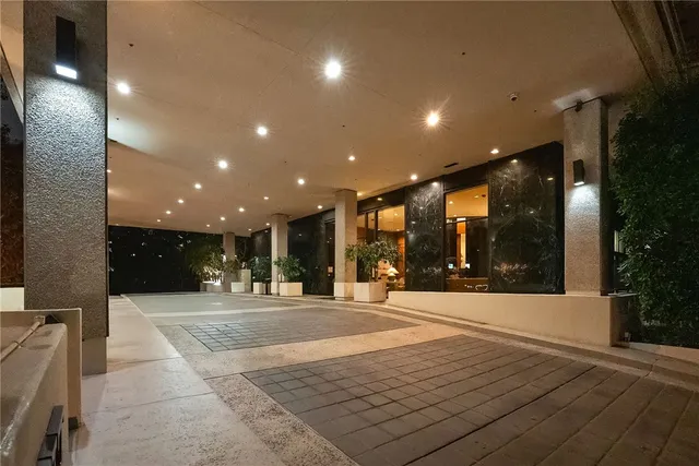 $1,980,000 | 10790 Wilshire Boulevard, Unit 806, Los Angeles, CA 90024