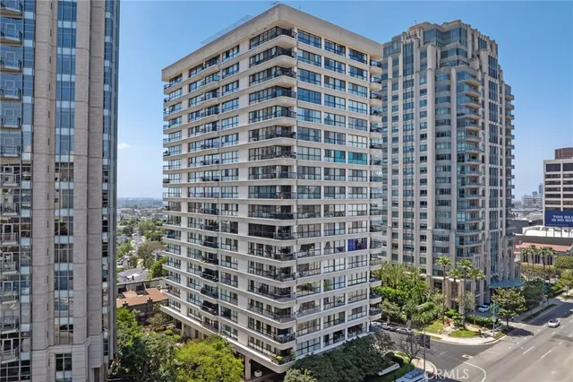 $1,980,000 | 10790 Wilshire Boulevard, Unit 806, Los Angeles, CA 90024