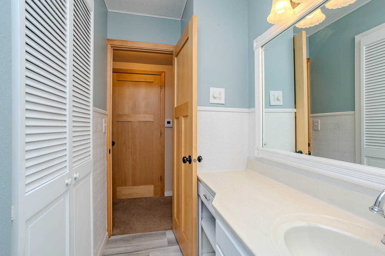 1111 Marquardt Road Wausau, WI 54403 - Photo 30 of 62 Main floor bathroom