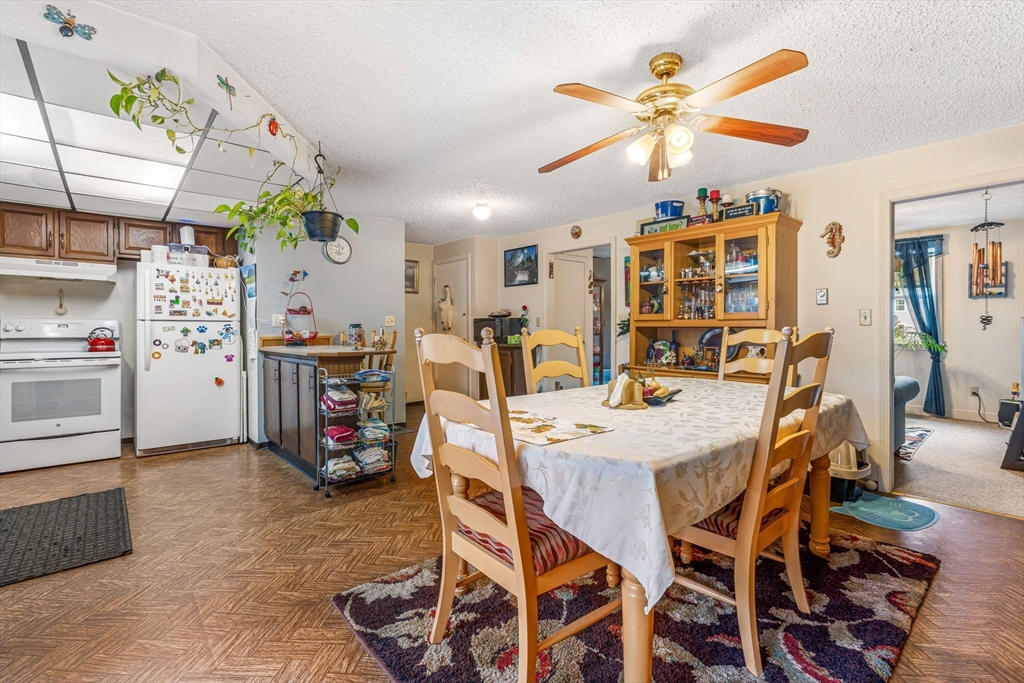 21 Victor Road Framingham, MA 01702 - Photo 5 of 33