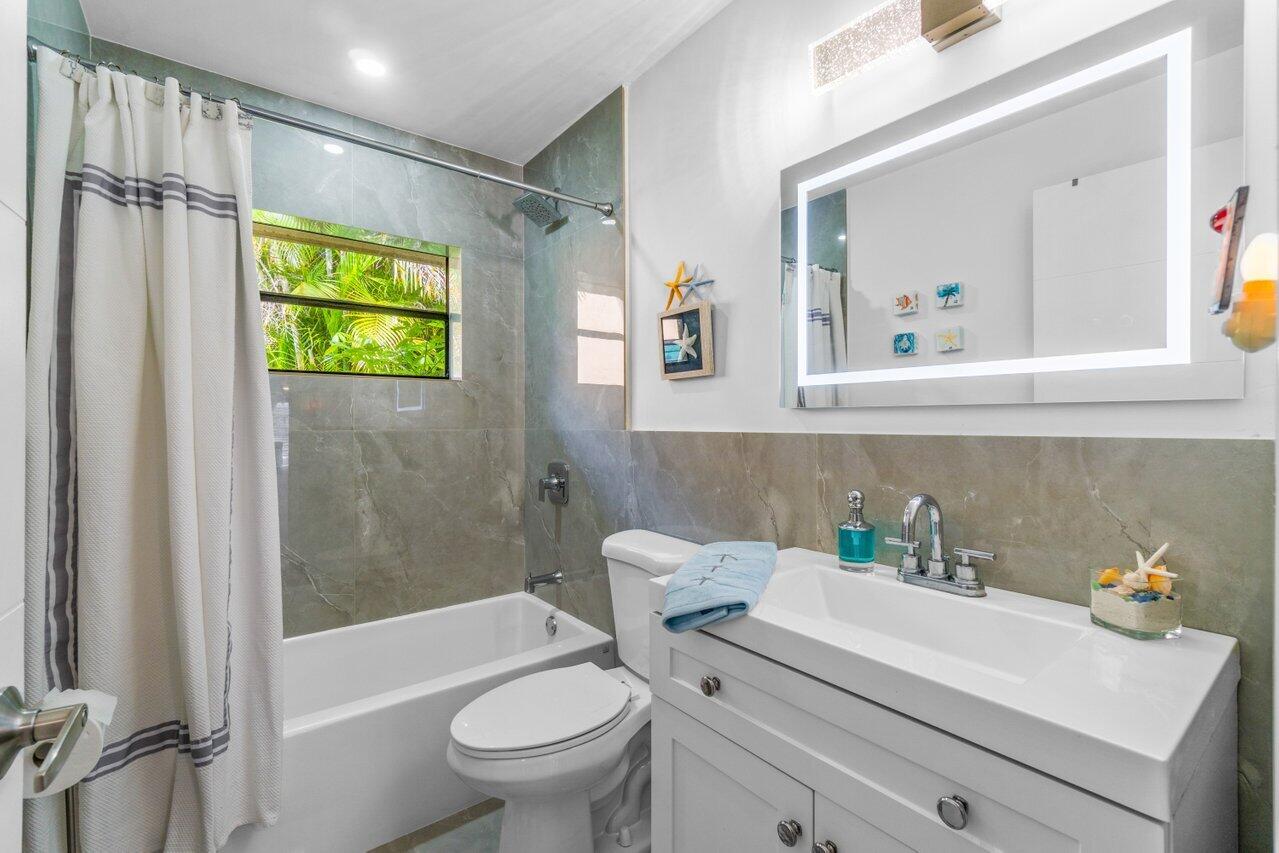 21176 Escondido Way North Boca Raton, FL 33433 - Photo 28 of 72 024-21176EscondidoWayNorth-BocaRaton-FL-