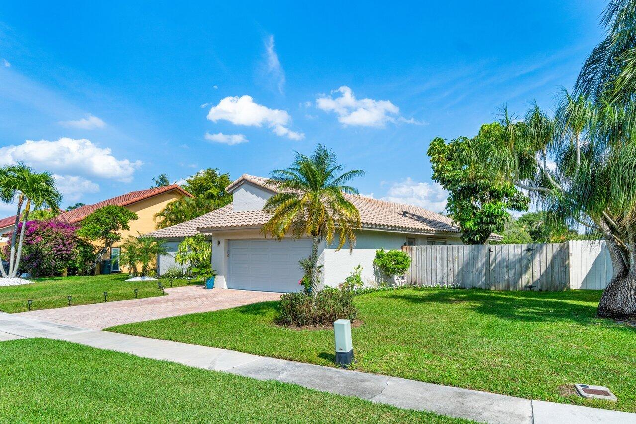21176 Escondido Way North Boca Raton, FL 33433 - Photo 57 of 72 003-21176EscondidoWayNorth-BocaRaton-FL-