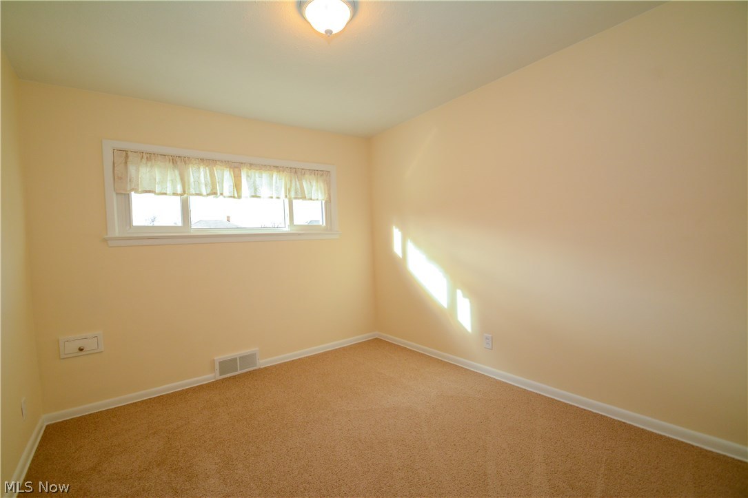 799 Glenhurst Road Willowick, OH 44095 - Photo 12 of 35