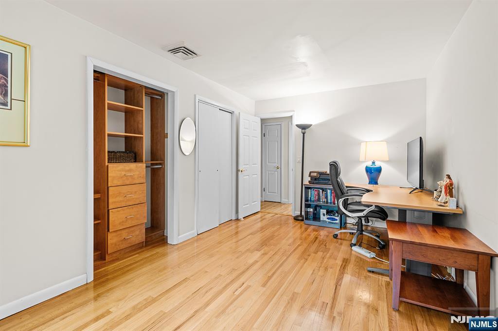31 Brook Street Closter, NJ 07624 - Photo 19 of 35