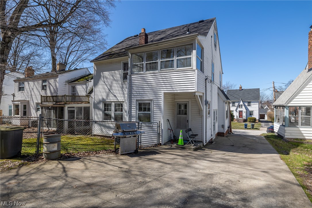 3978 Orchard Road Cleveland Heights, OH 44121 - Photo 3 of 27 Gallery Image 3