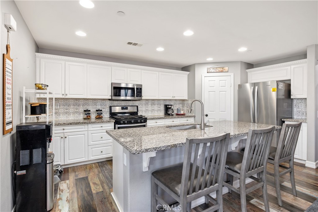 3319 Appalachian Drive Perris, CA 92570 - Photo 9 of 40
