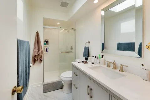 $3,250 | 370 Park Avenue, Unit E, Highland Park, IL 60035
